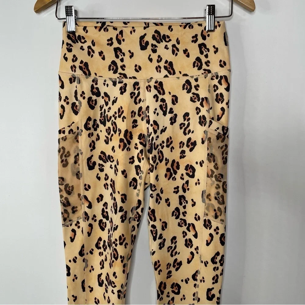 Fabletics Mila High-Waisted Pocket‎ Leggings Leopard Print Size Small